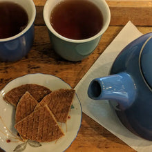 Load image into Gallery viewer, **Non-Vegan** Gluten Free Caramel Organic Stroopwafel
